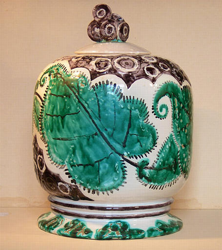 Décor végétal en deux tons [titre attribué]