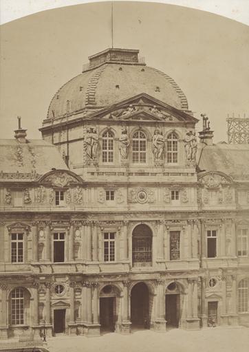 La Cour Carrée du Louvre : le pavillon de l'Horloge