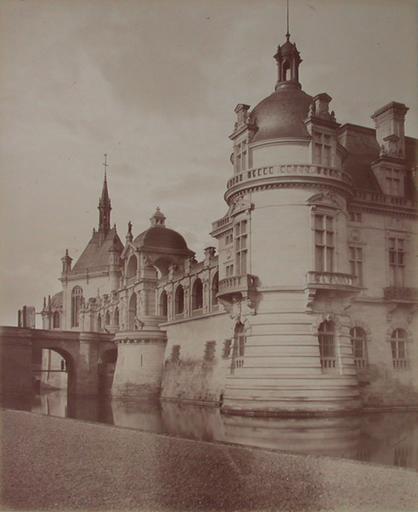 Chantilly : la tour du Connétable et la Galerie de la chapelle. 1885. 81