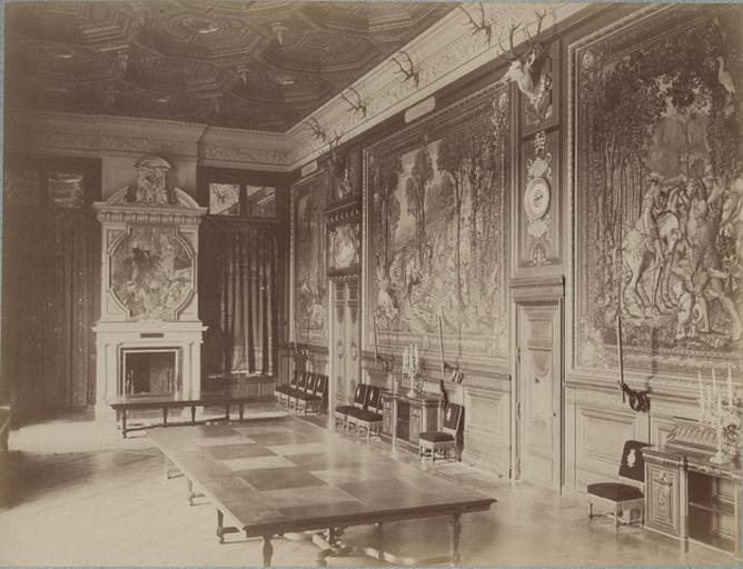 Chantilly, la galerie des Cerfs et la cheminée