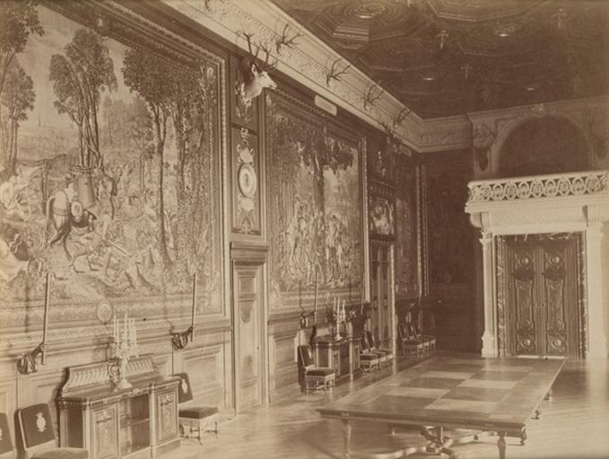 Chantilly, la galerie des Cerfs et la tribune