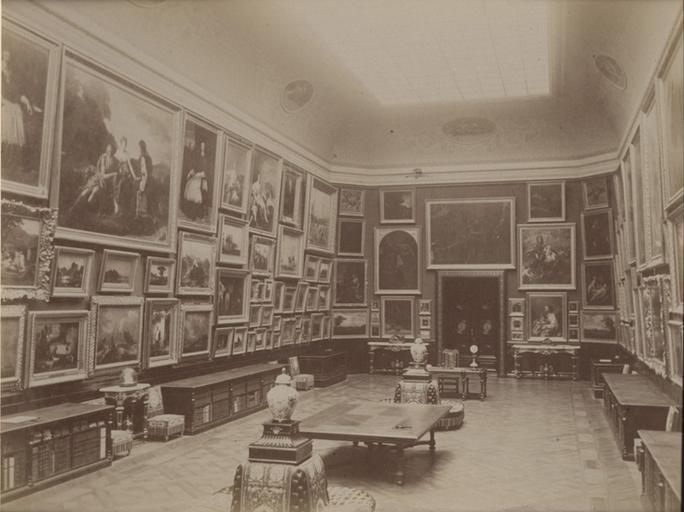 Chantilly, la galerie de peinture vue du côté de la galerie des Cerfs