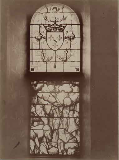 Chantilly, vitraux de la chapelle : la crèche et les armes de Condé