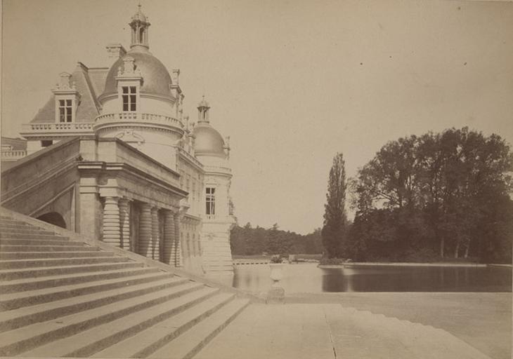 [Chantilly : le grand château vu du grand Degré]