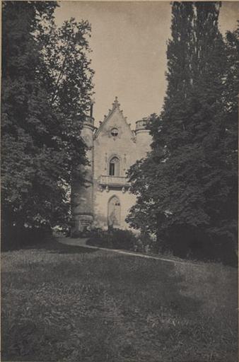 Château de la Reine Blanche. Forêt de Chantilly
