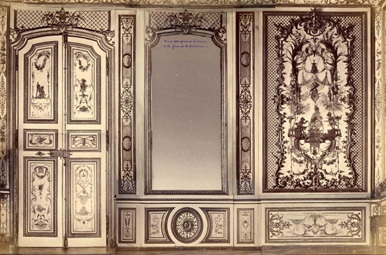 Fragments du salon Chinois. Mention manuscrite : Dans cette épreuve le haut de la glace est de fantaisie. Montage photographique.