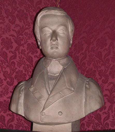 Buste de Henri d'Orléans duc d'Aumale (1822-1897) en manteau