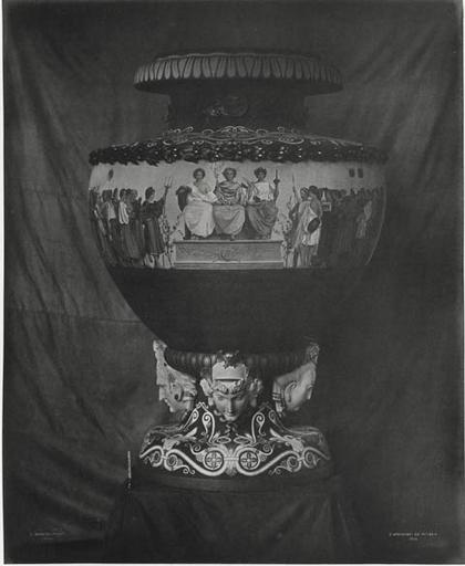 Vase de Sèvres à décor d'après Gérôme.1855