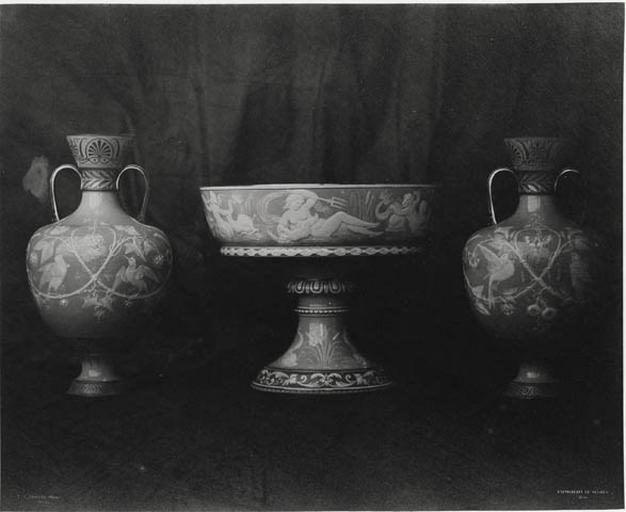 Composition avec trois vases de Sèvres : vase étrusque de Naples (INV No 46) et coupe de Rivoli (INV No 111).1855