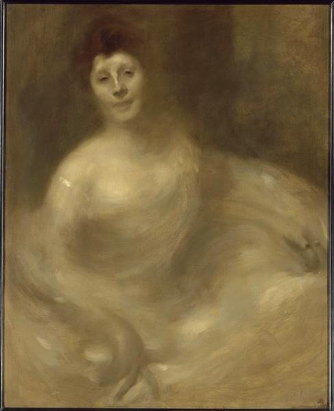 Femme en toilette de bal
