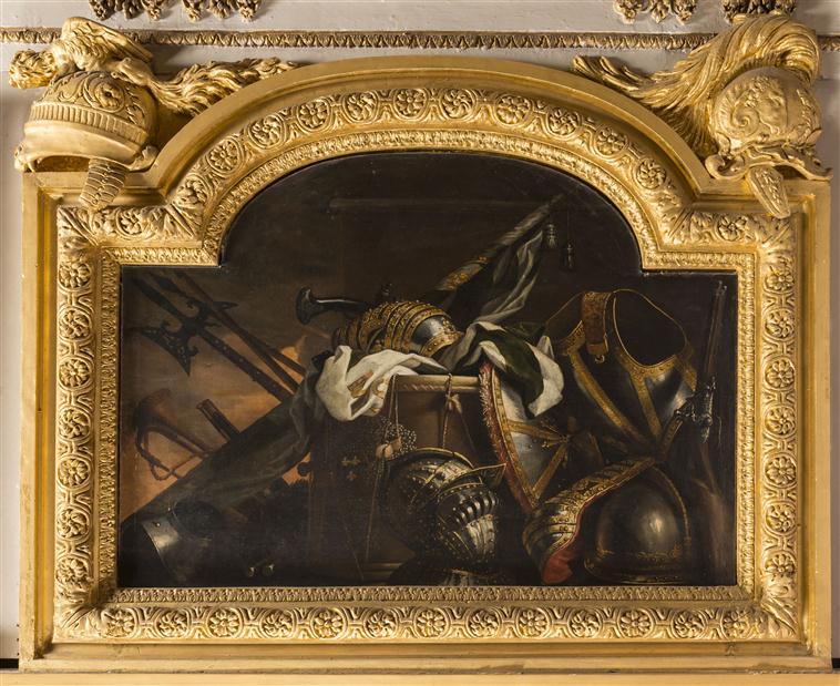 TROPHEES D'ARMES ET INSTRUMENTS MILITAIRES