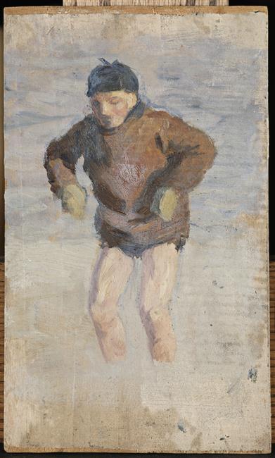 JEUNE GARCON EN VAREUSE, BONNET ET MOUFLES, JAMBES NUES ET PIED DANS L'EAU