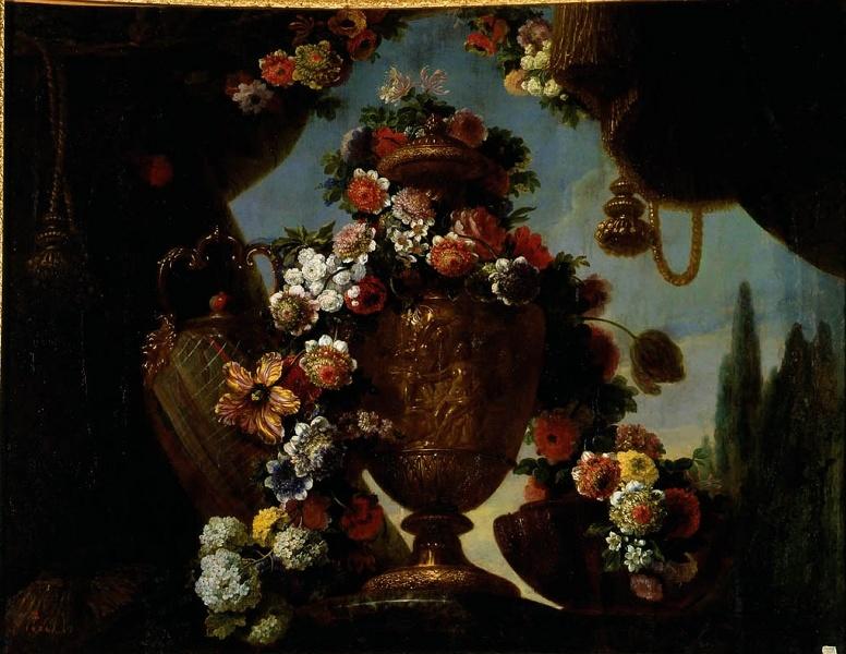 Vase d'or décoré d'un bas-relief représentant Flore et Zéphyr, entoure d'une guirlande de fleurs, vase d'agate et cuvette de porphyre