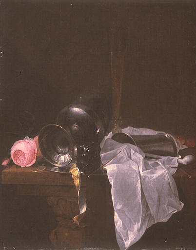 Roses, coupe et timbale avec deux verres sur une table ; Nature morte à la rose (autre titre)