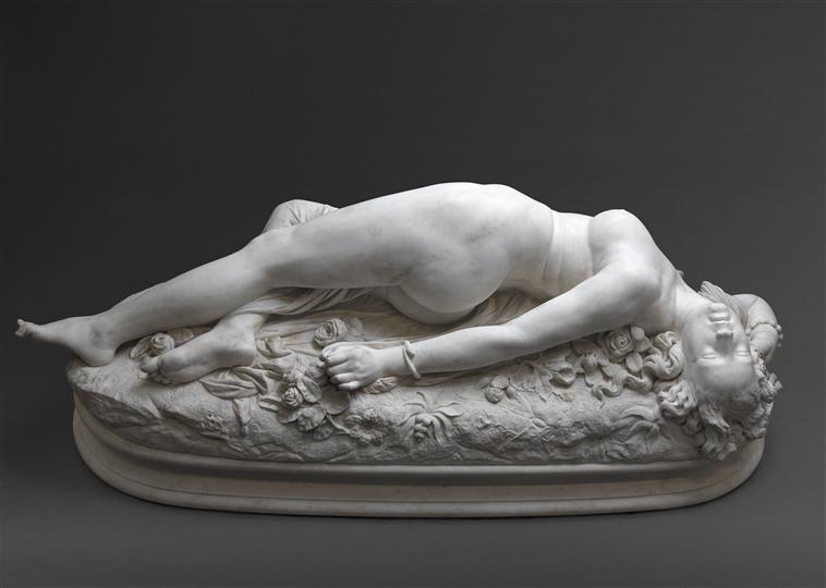 FEMME PIQUEE PAR UN SERPENT