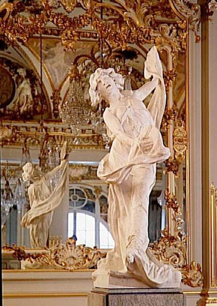 LA DANSE GUERRIERE OU RELIGIEUSE OU SACREE