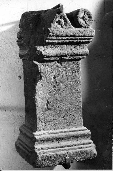 Autel anépigraphique