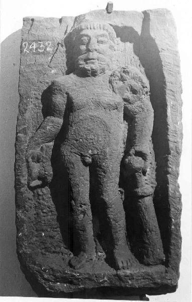Stèle d'Hercule au canthare