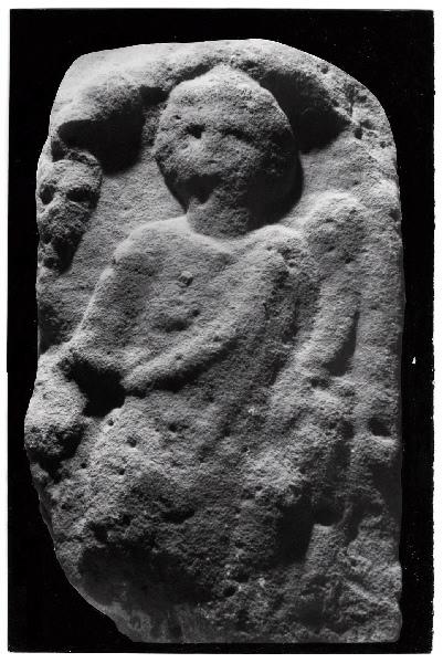 Abondance ; Stèle votive, fragment