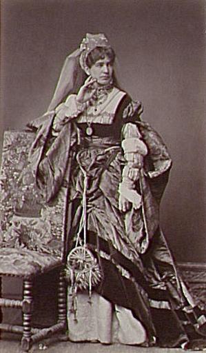 Portrait d'une femme en costume Renaissance