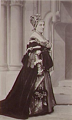 Portrait d'une femme en costume Renaissance