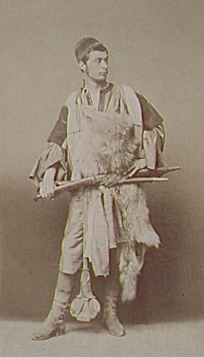 Portrait d'un homme costumé en cosaque