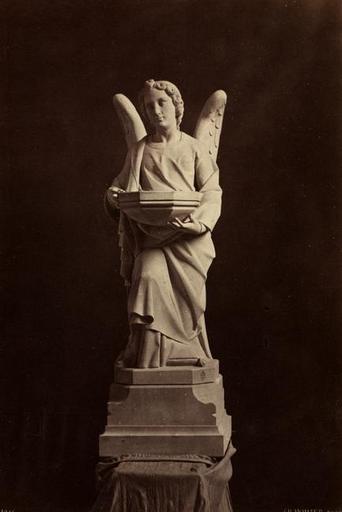 Ange sculpté