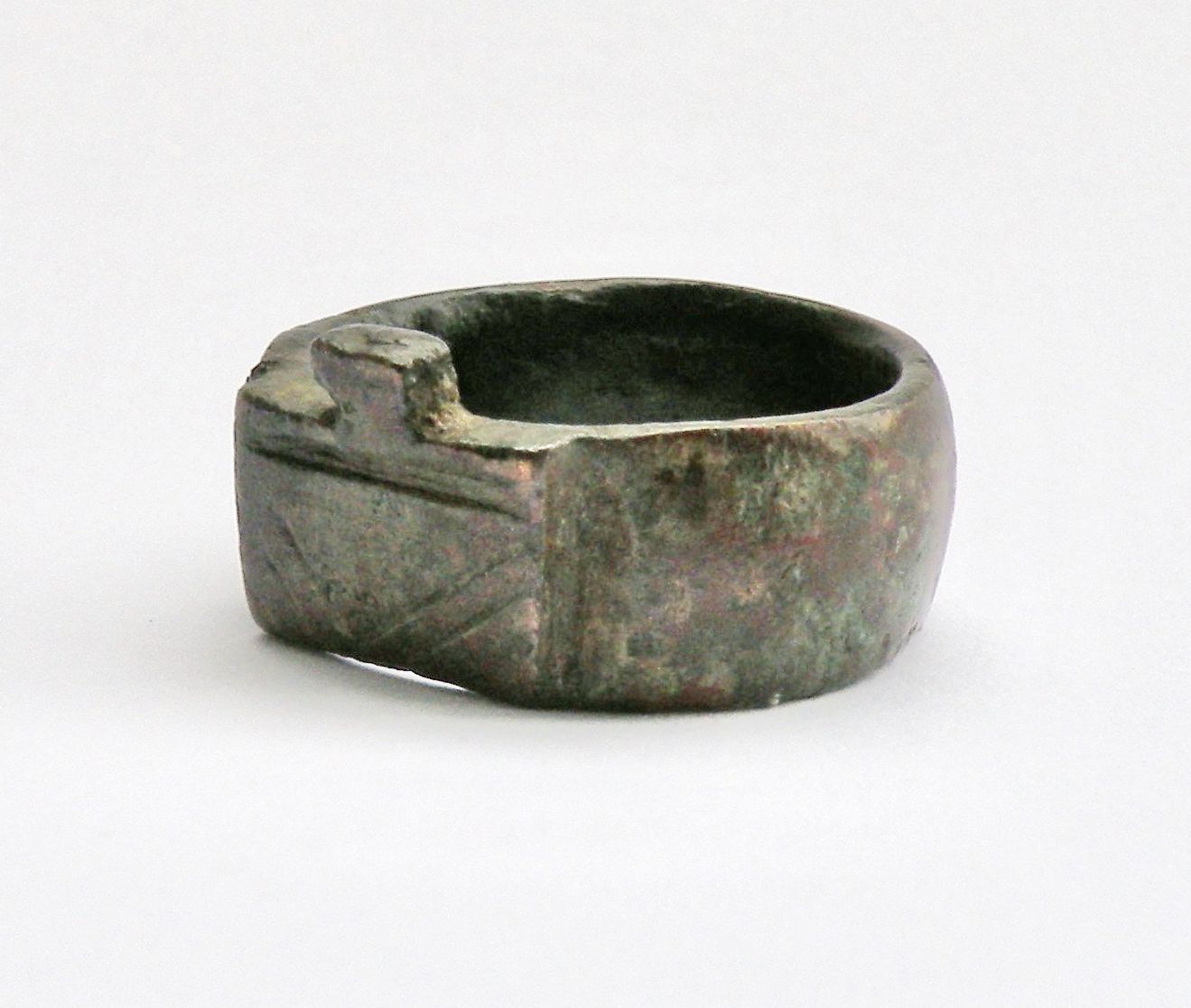 Bague-clé pour serrures dites capucines