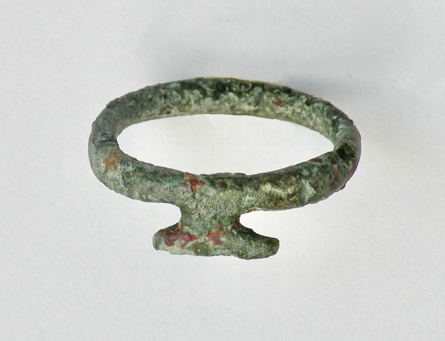 Bague-clé pour serrures dites capucines