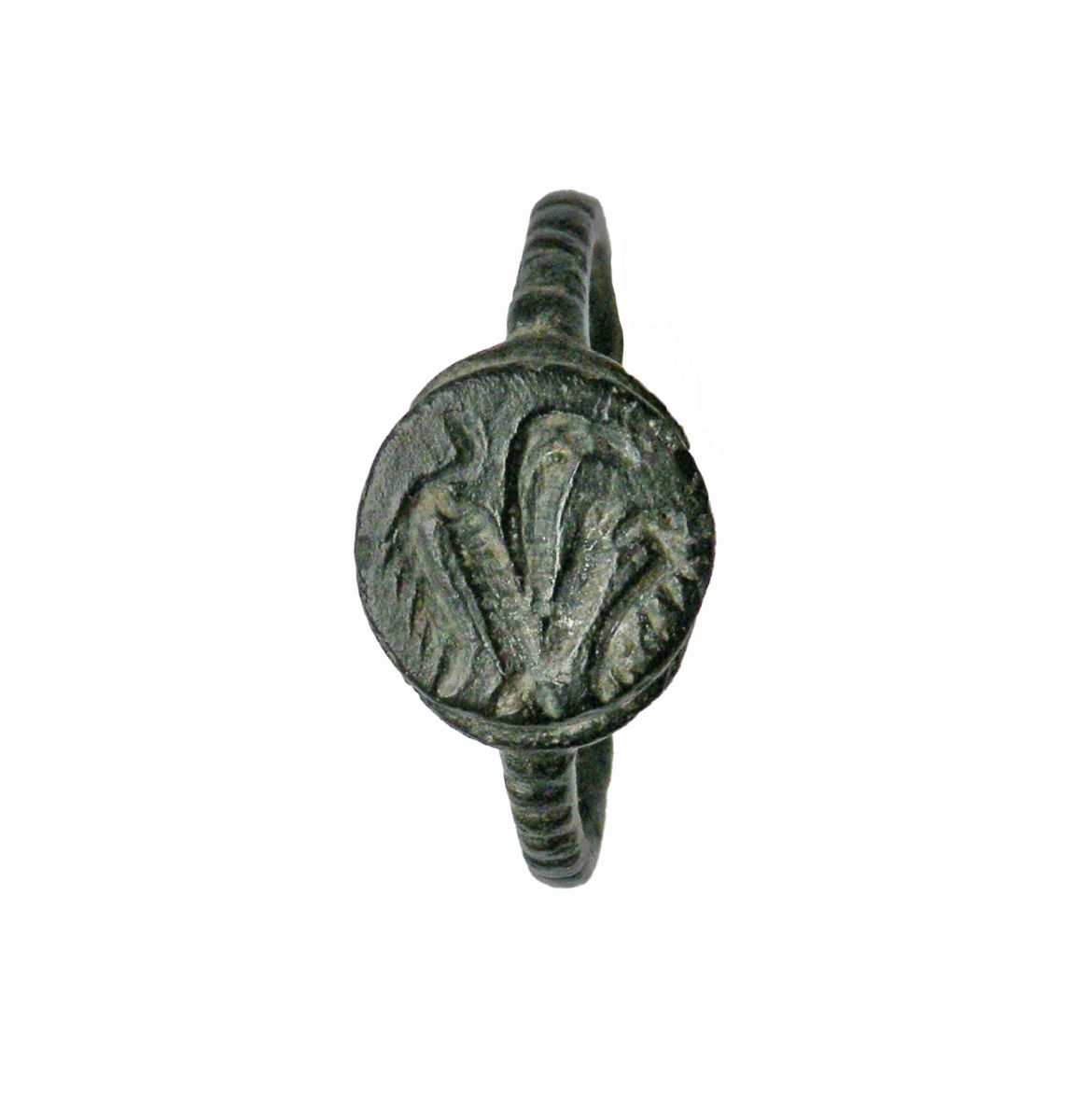 Bague à chaton circulaire gravé