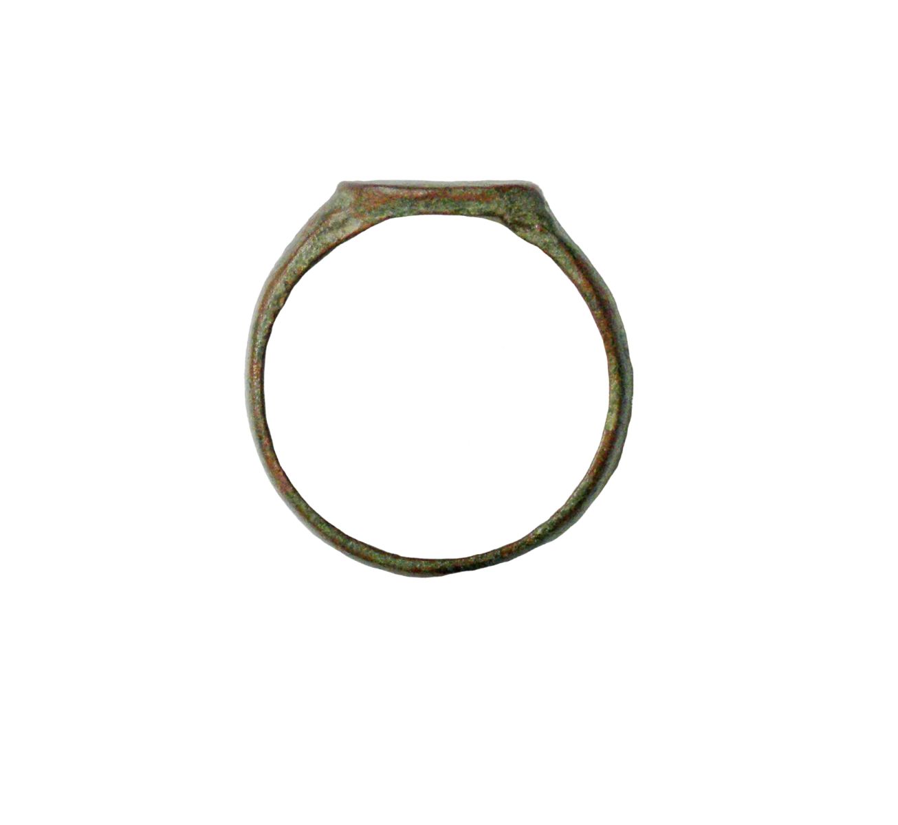 Bague à chaton lisse