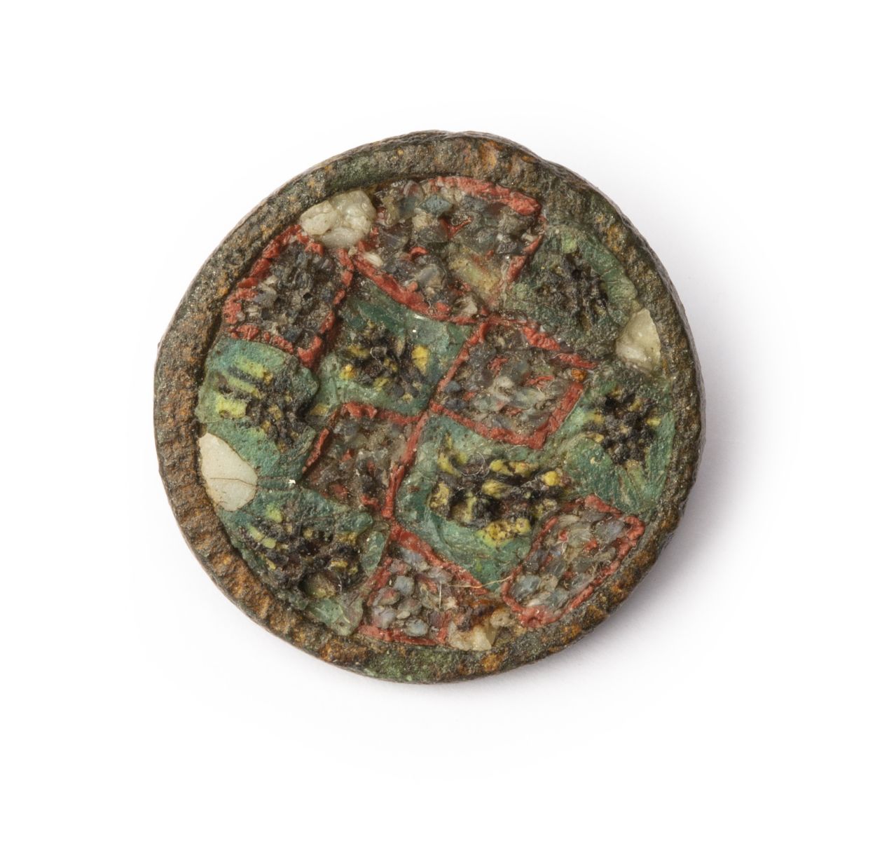 Fibule à décor émaillé de type "millefiori"