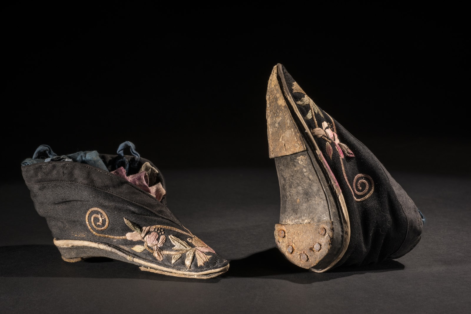 Paire de chaussures, Chine