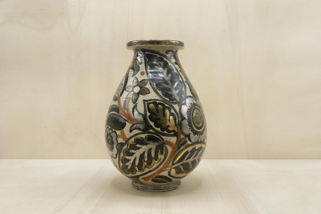 Vase à décor floral