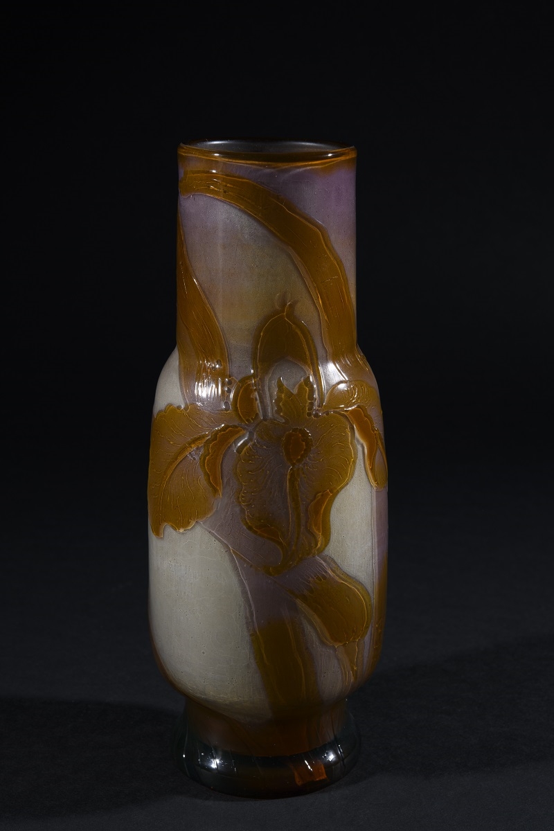 Vase à décor à l'orchidée