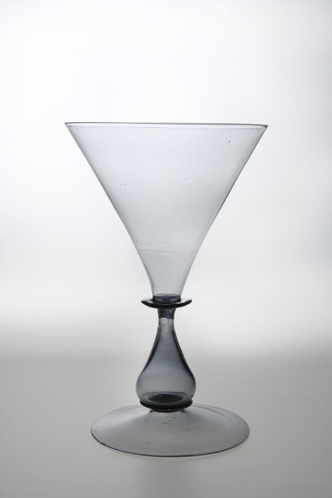 Verre à jambe