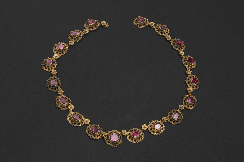 Collier