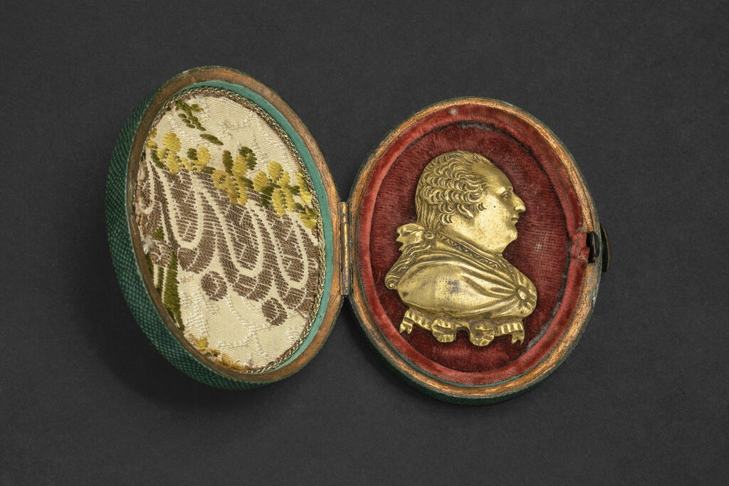 Louis XVI de profil