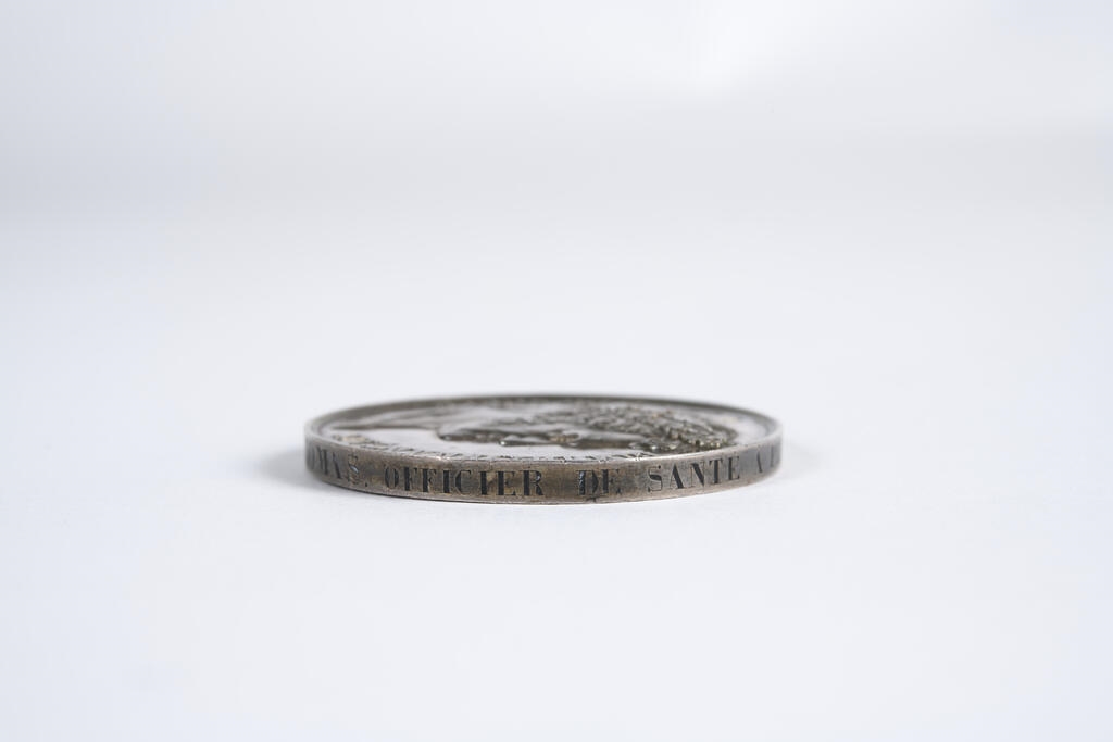 Louis-Philippe de profil et scène allégorique de la découverte de la vaccine