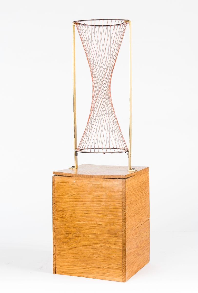 Représentation matérielle d'un conoïde double