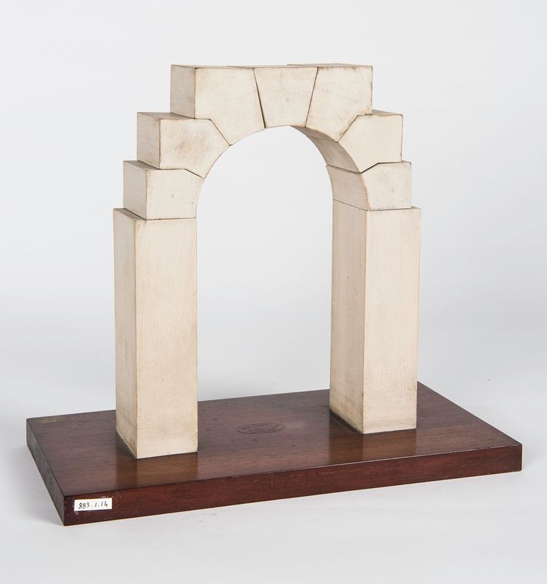 Arc en berceau plein-cintre