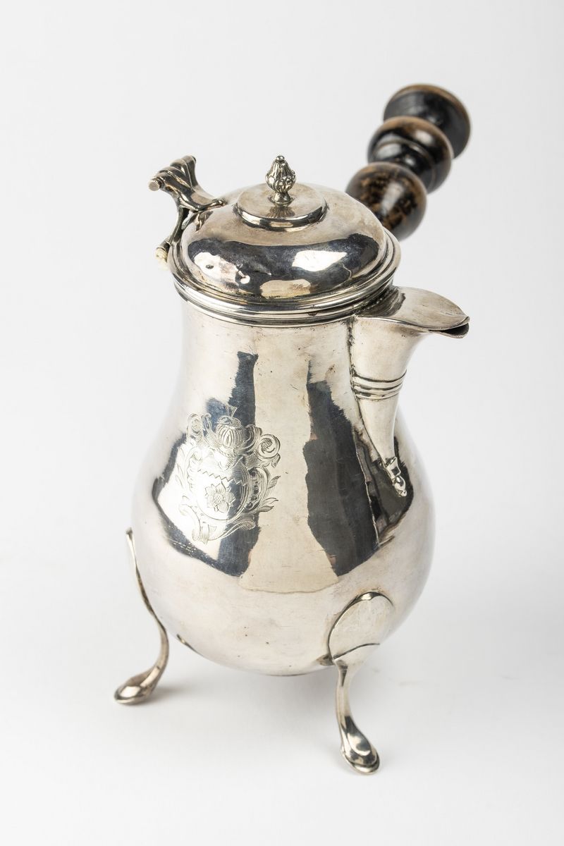 Verseuse aux armes de la famille Exbrayat