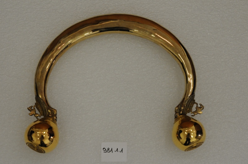 Fac-similé du torque à tampons de la tombe de Vix, parure de la dame de Vix