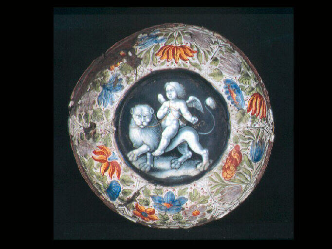 L'Amour domptant la Force (autour) ; Décor floral (au revers)