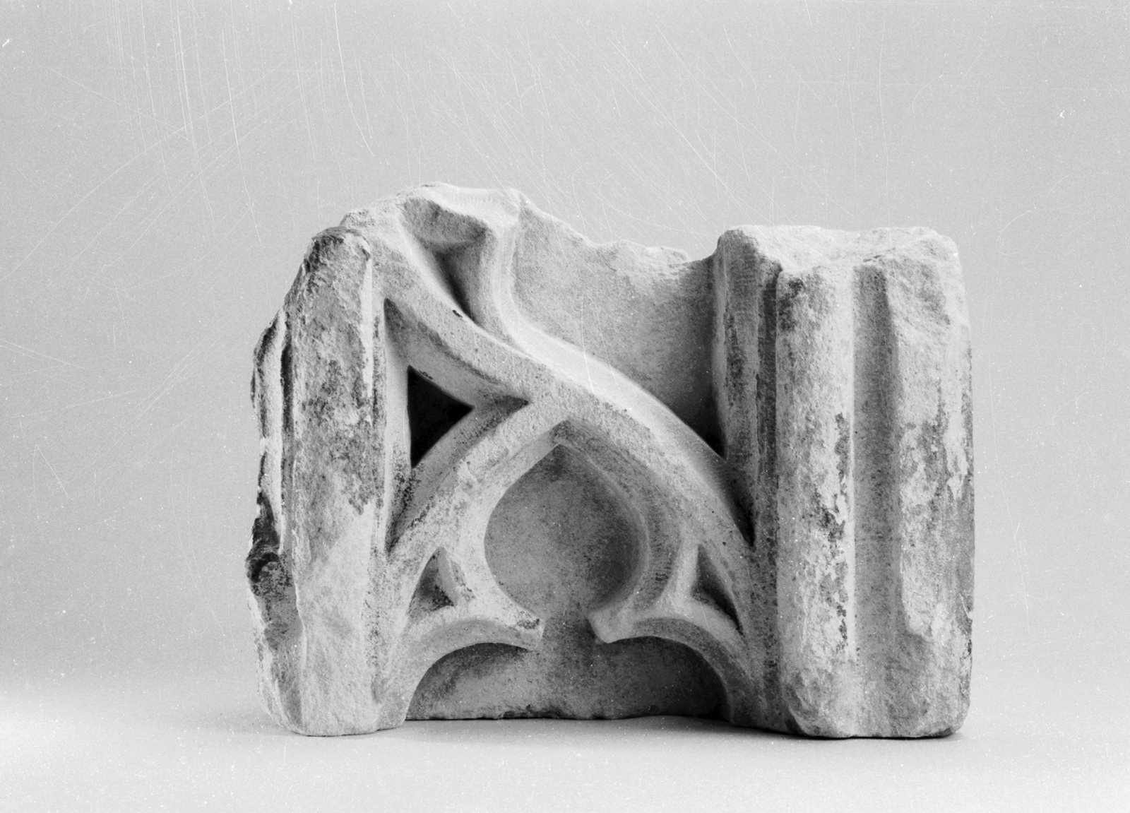 Deux baies à remplages aveugles