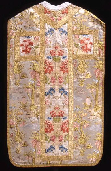 chasuble blanche