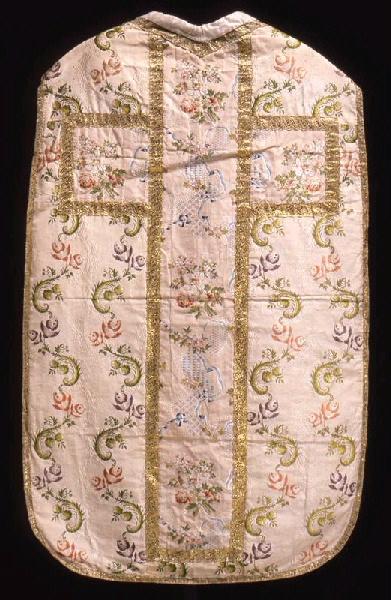 chasuble blanche