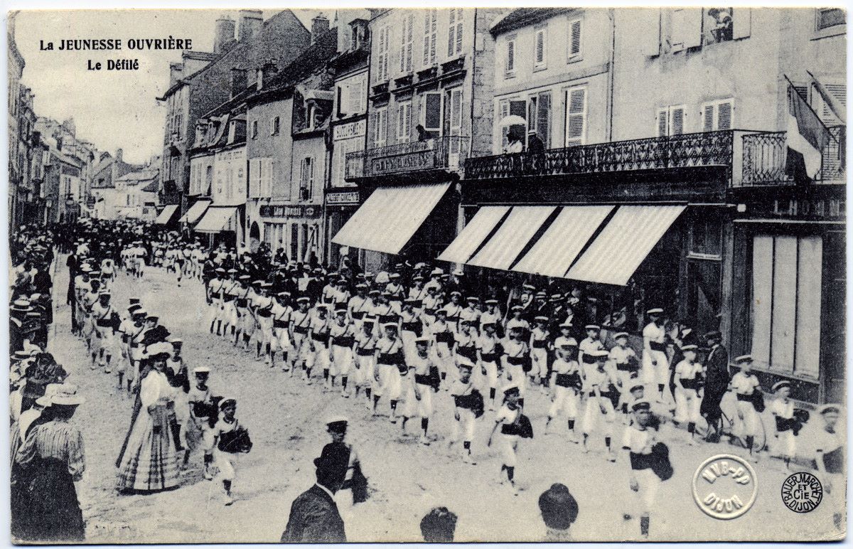 La jeunesse ouvrière de Dijon - le défilé