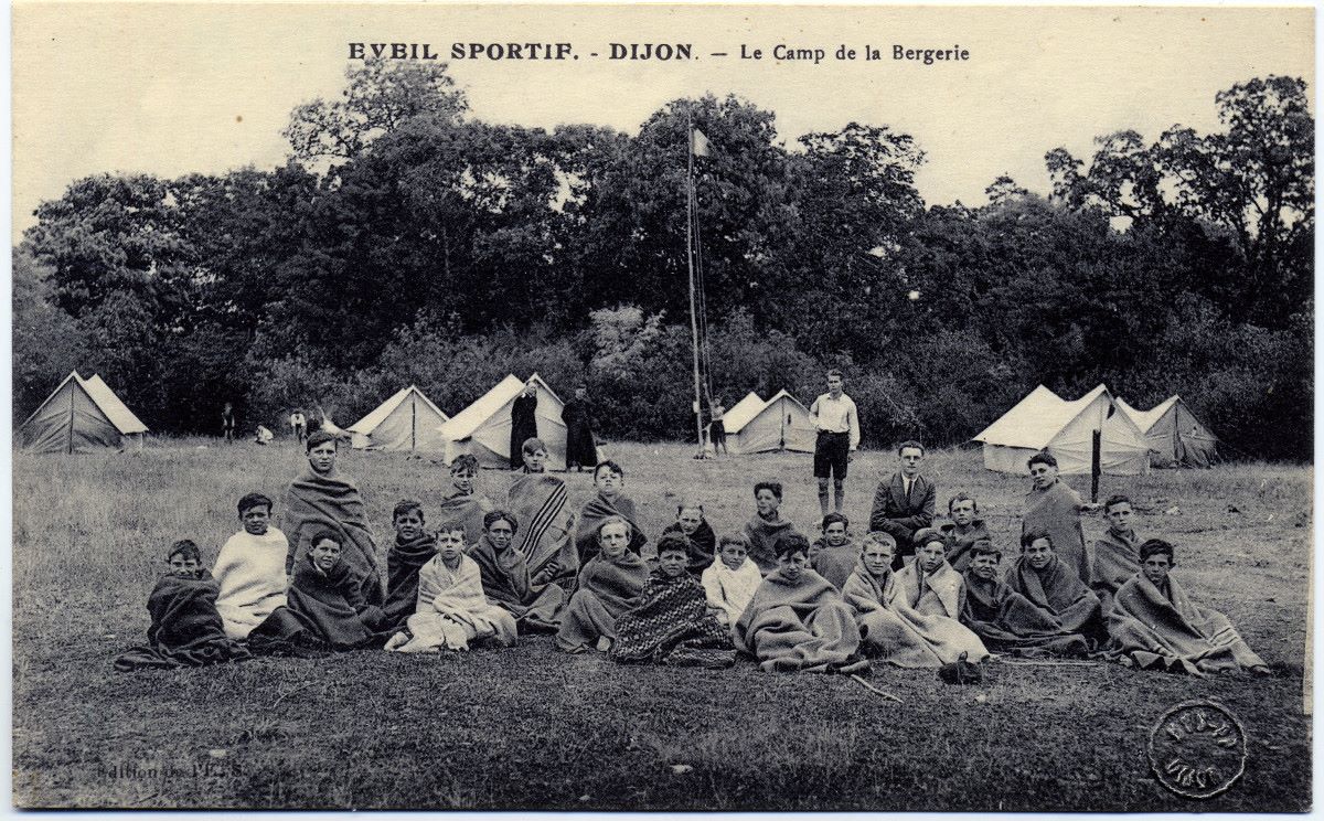 Eveil sportif - Dijon. - Le camp de la Bergerie