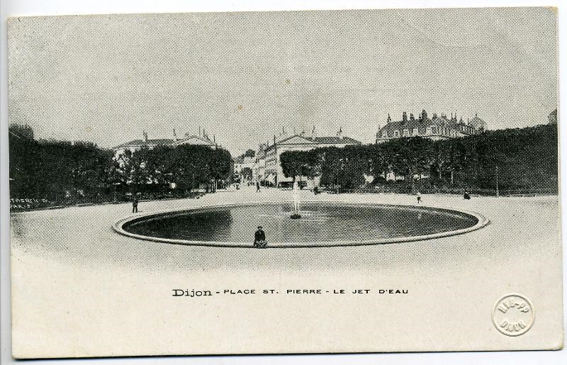 Dijon - Place St pierre - le jet d'eau